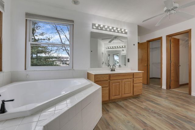 7352 Old Creek Lane, Canal Winchester, OH 43110