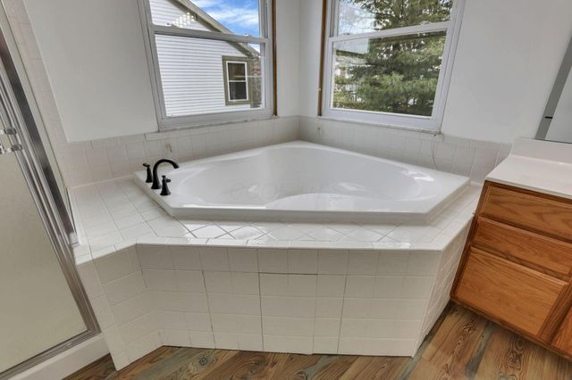 7352 Old Creek Lane, Canal Winchester, OH 43110