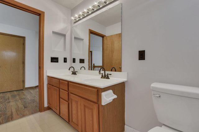 7352 Old Creek Lane, Canal Winchester, OH 43110