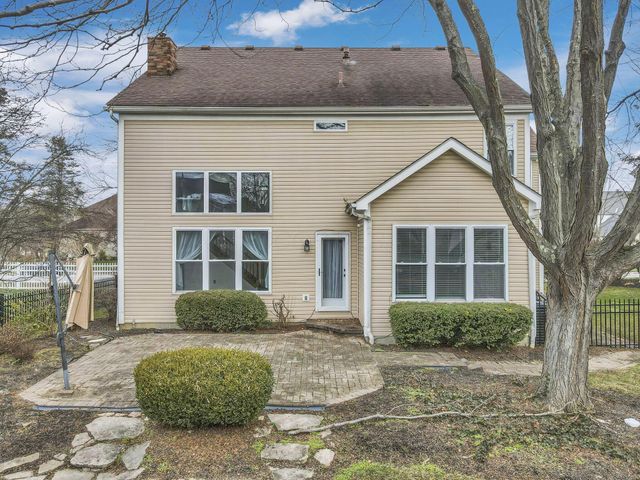 7352 Old Creek Lane, Canal Winchester, OH 43110