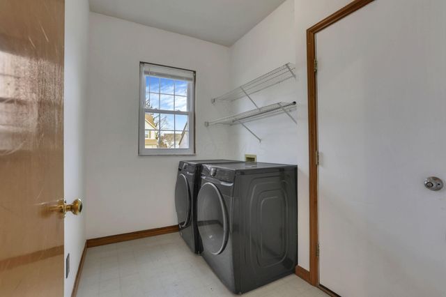 7352 Old Creek Lane, Canal Winchester, OH 43110