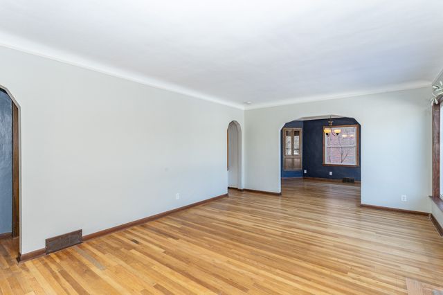 3215 54th Street, Des Moines, IA 50310