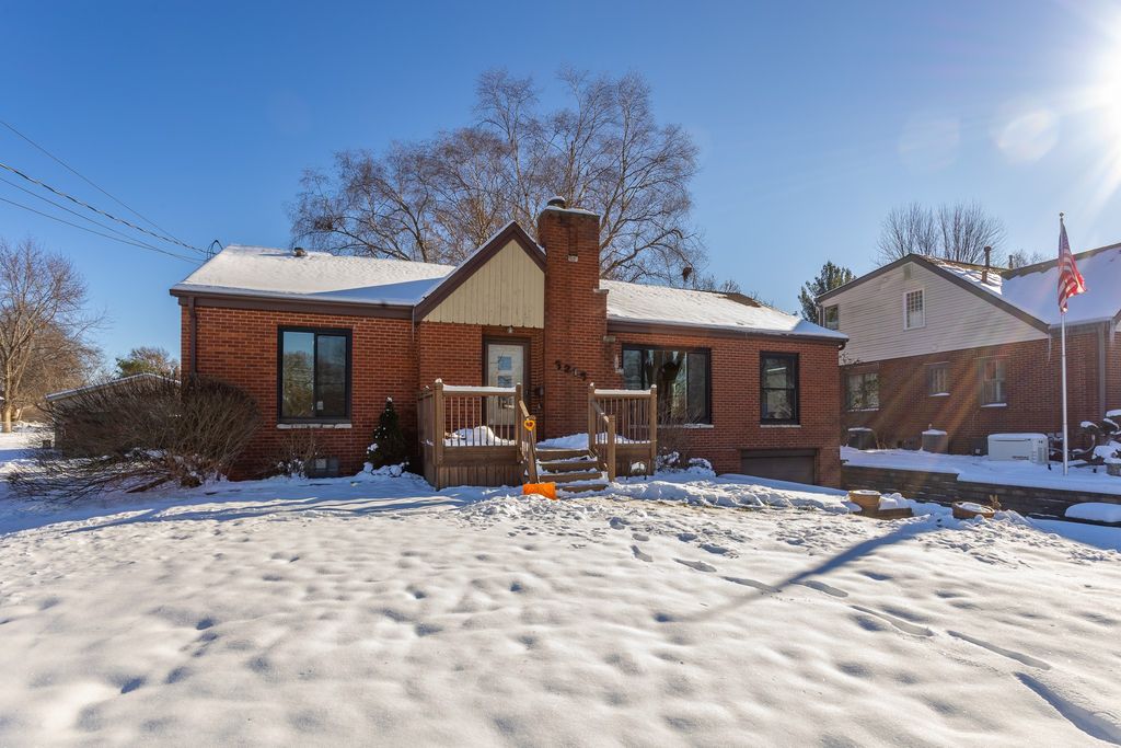 3215 54th Street, Des Moines, IA 50310