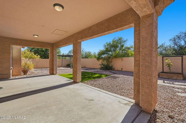 725 W Camino Tunera, Sahuarita, AZ 85629