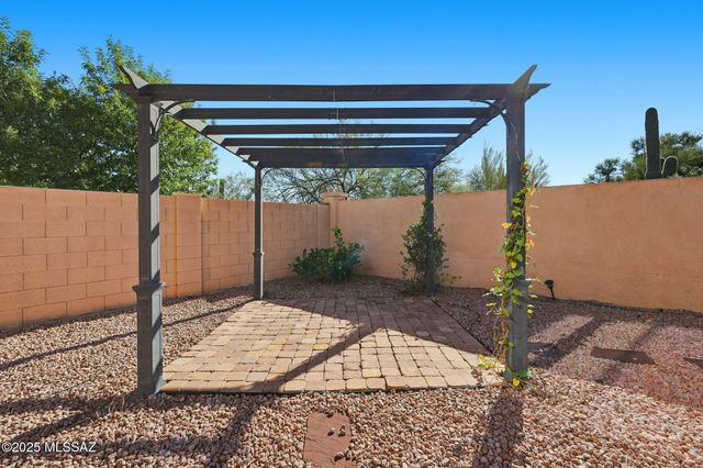 725 W Camino Tunera, Sahuarita, AZ 85629