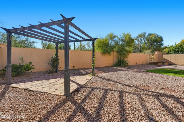 725 W Camino Tunera, Sahuarita, AZ 85629