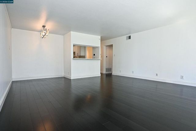 1425 Lakeside Drive 101, Oakland, CA 94612