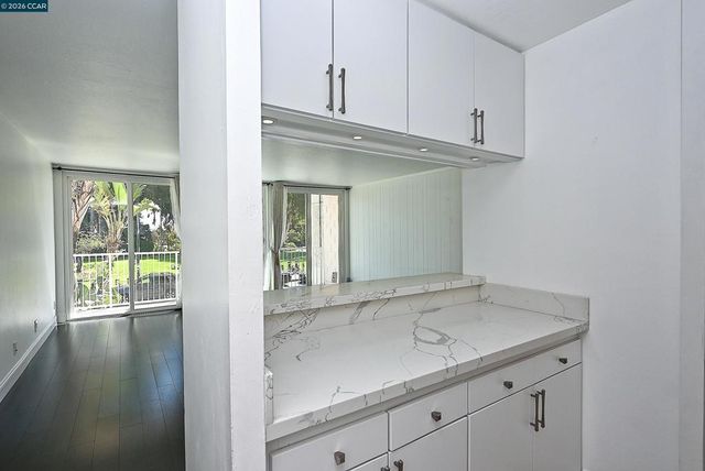 1425 Lakeside Drive 101, Oakland, CA 94612