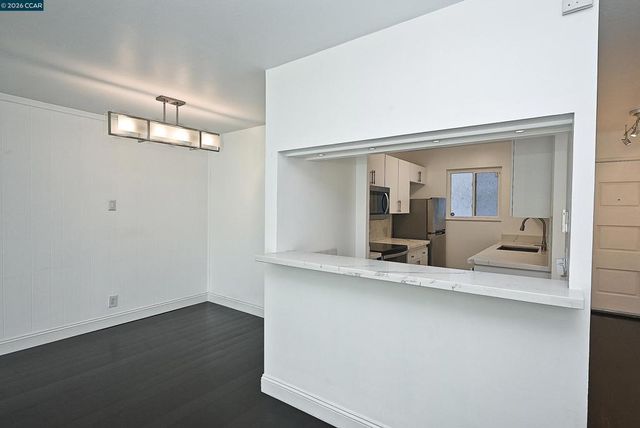 1425 Lakeside Drive 101, Oakland, CA 94612