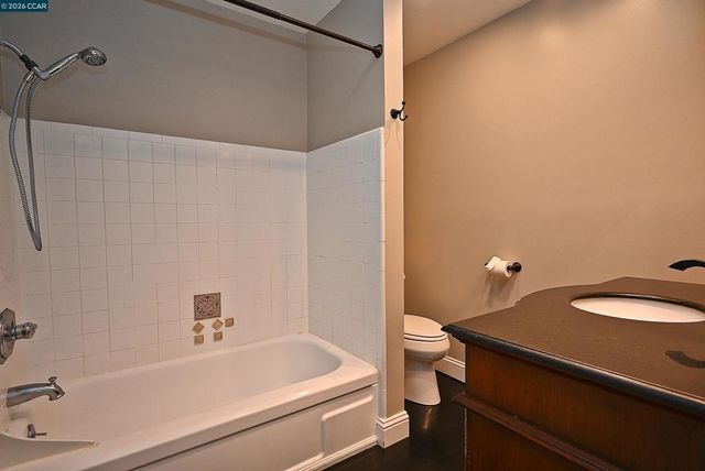 1425 Lakeside Drive 101, Oakland, CA 94612