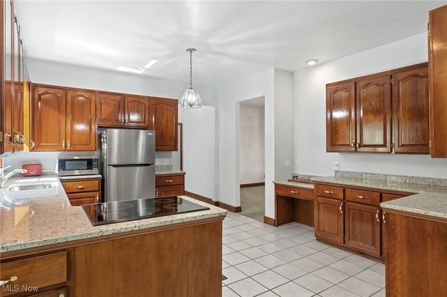 100 Merlot Court, Doylestown, OH 44230