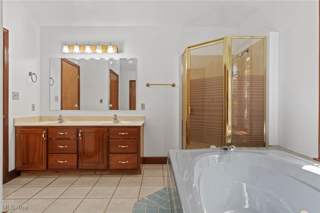 100 Merlot Court, Doylestown, OH 44230