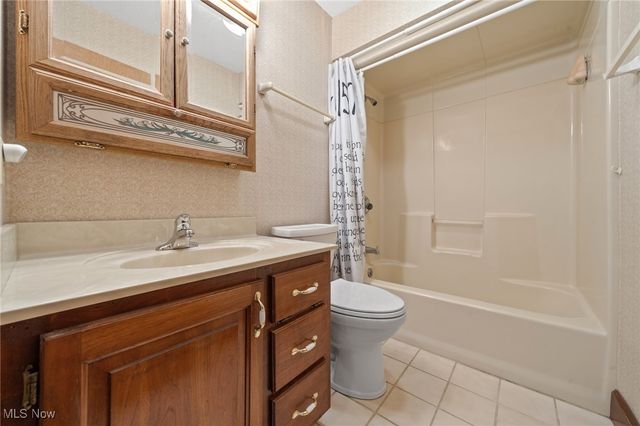 100 Merlot Court, Doylestown, OH 44230