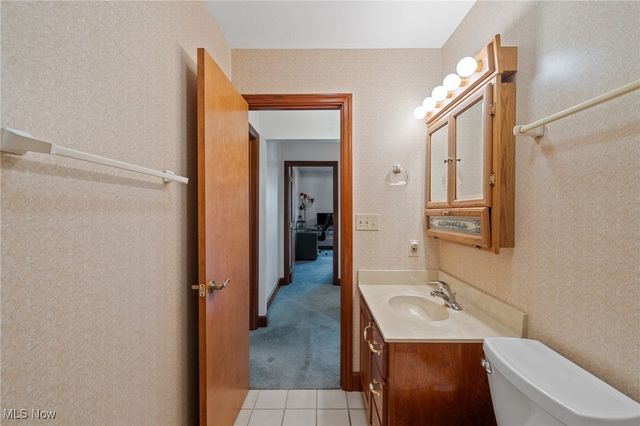 100 Merlot Court, Doylestown, OH 44230