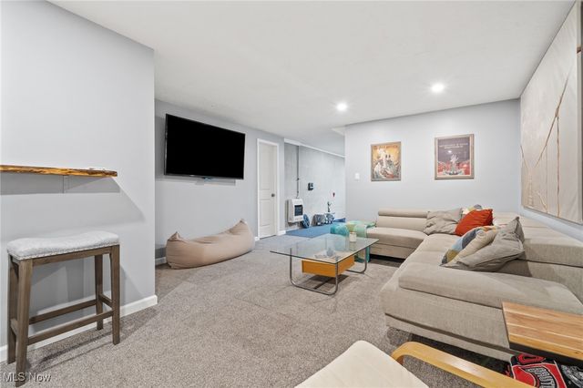 100 Merlot Court, Doylestown, OH 44230