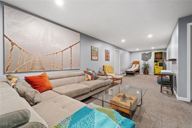 100 Merlot Court, Doylestown, OH 44230