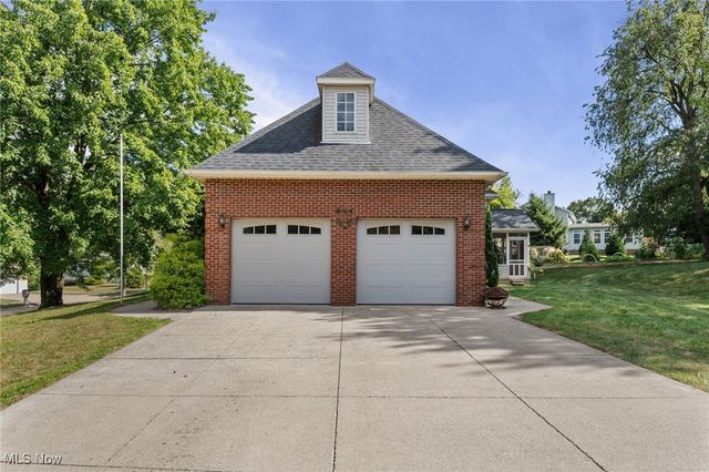 100 Merlot Court, Doylestown, OH 44230