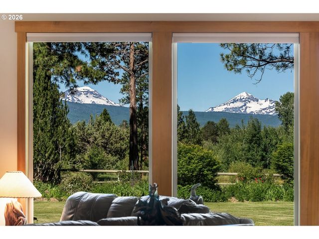 64464 COLLINS Rd, Bend, OR 97703