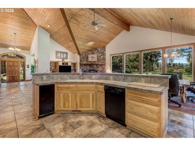 64464 COLLINS Rd, Bend, OR 97703