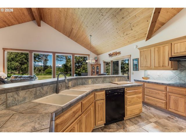 64464 COLLINS Rd, Bend, OR 97703