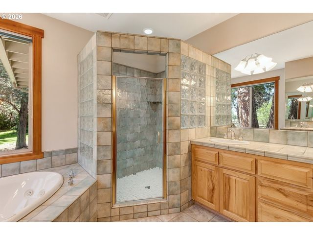 64464 COLLINS Rd, Bend, OR 97703