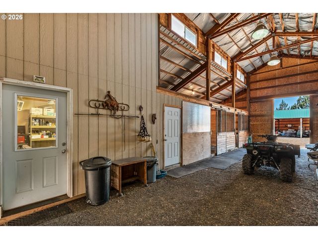 64464 COLLINS Rd, Bend, OR 97703