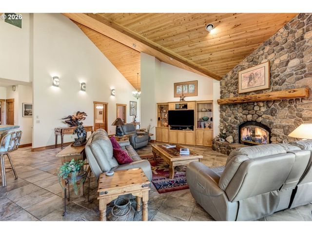 64464 COLLINS Rd, Bend, OR 97703