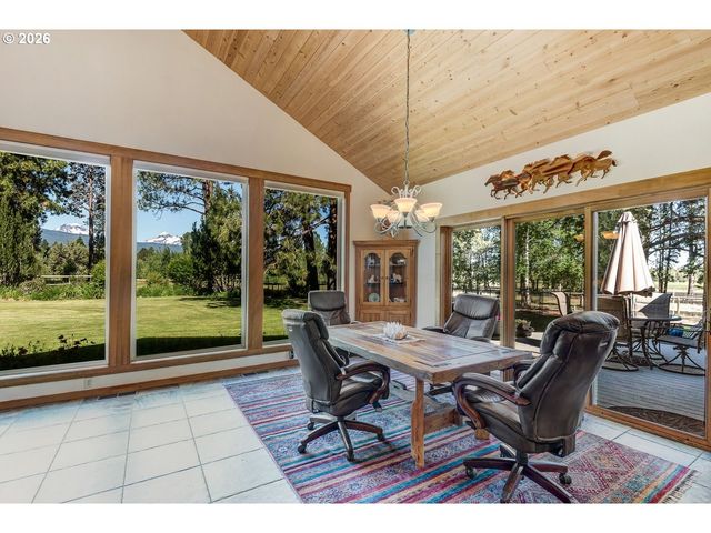 64464 COLLINS Rd, Bend, OR 97703