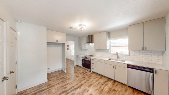 2952 Randy Lane, Farmers Branch, TX 75234