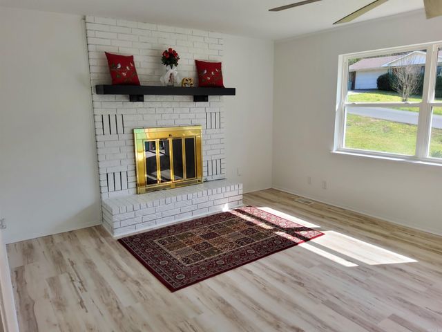 204 Gladstone Street, Hot Springs, AR 71913