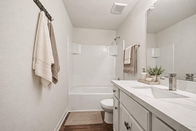 12027 Windage Drive, La Marque, TX 77568