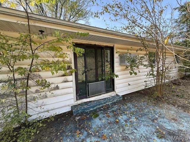 12 Smith Lane, New Florence, MO 63363