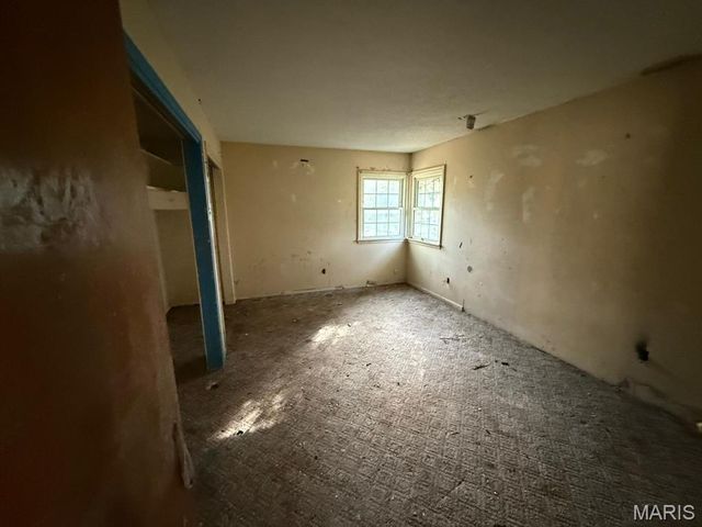 12 Smith Lane, New Florence, MO 63363