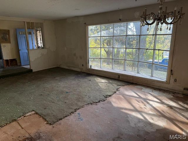 12 Smith Lane, New Florence, MO 63363