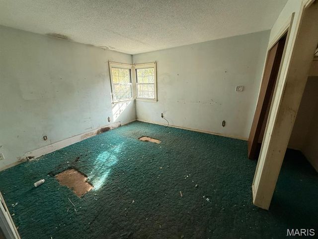 12 Smith Lane, New Florence, MO 63363