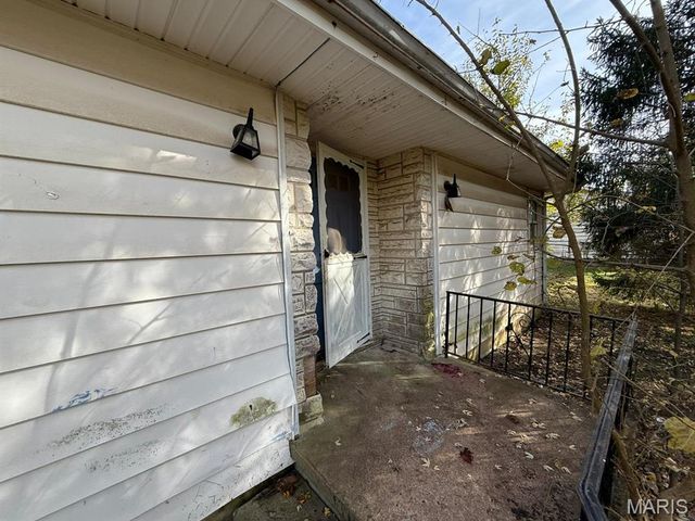 12 Smith Lane, New Florence, MO 63363