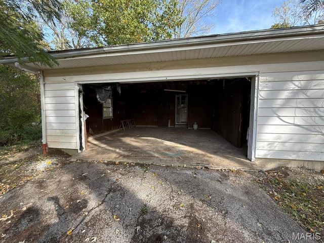 12 Smith Lane, New Florence, MO 63363