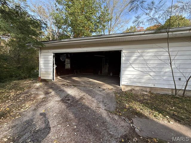 12 Smith Lane, New Florence, MO 63363