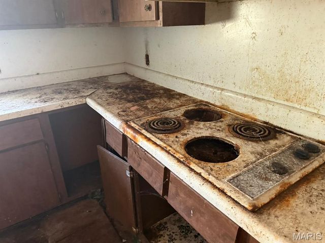 12 Smith Lane, New Florence, MO 63363