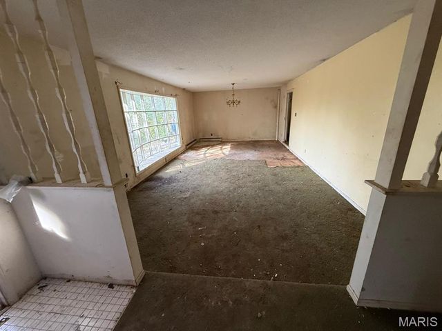 12 Smith Lane, New Florence, MO 63363