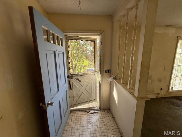 12 Smith Lane, New Florence, MO 63363