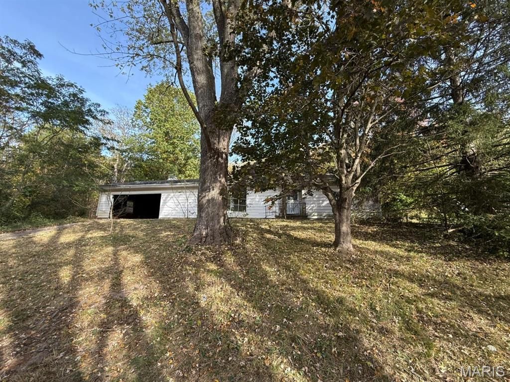 12 Smith Lane, New Florence, MO 63363