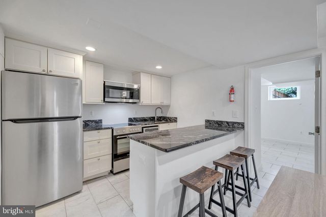 424 19TH ST NE, Washington, DC 20002