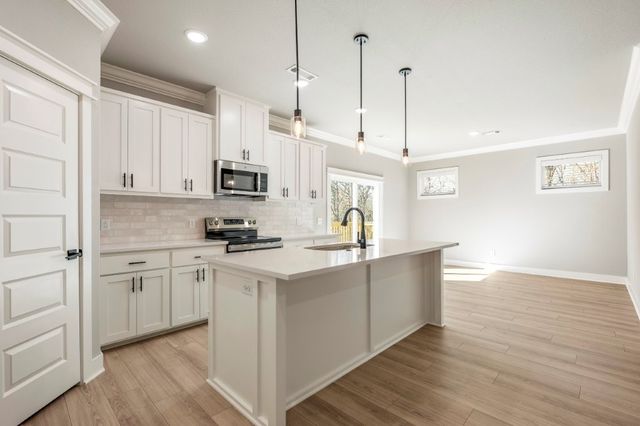 3 Celtic Drive, Bella Vista, AR 72714