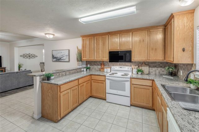 901 Crepe Myrtle ST, College Station, TX 77845