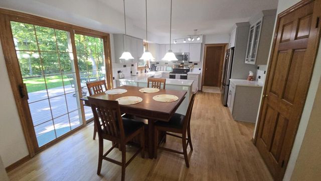 3985 S Stonewood ROAD, New Berlin, WI 53151