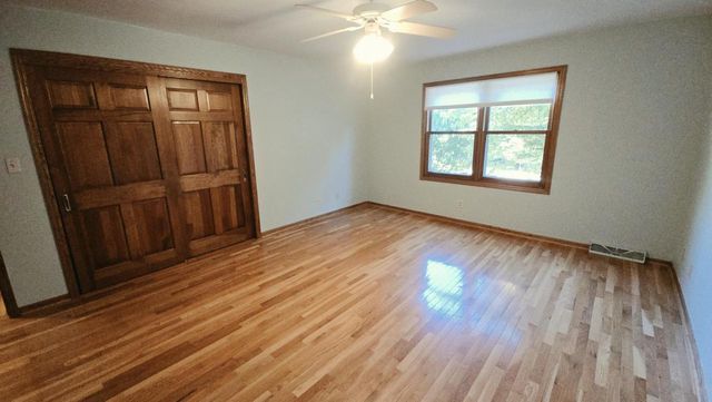 3985 S Stonewood ROAD, New Berlin, WI 53151