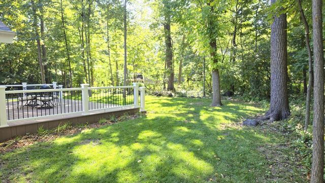 3985 S Stonewood ROAD, New Berlin, WI 53151
