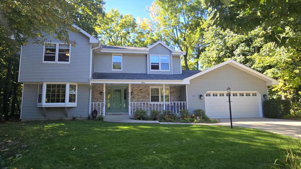 3985 S Stonewood ROAD, New Berlin, WI 53151
