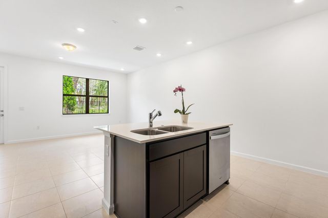 4315 Efendi Drive, Lantana, FL 33462